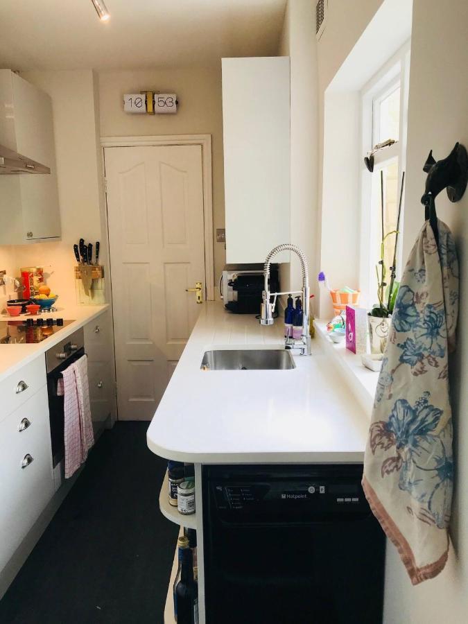 Апартаменты Colourful 2 Bed 2 Bath Tooting House Лондон Экстерьер фото